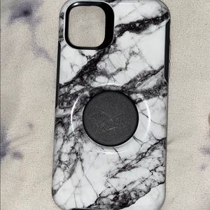 iPhone 11 otter+pop case